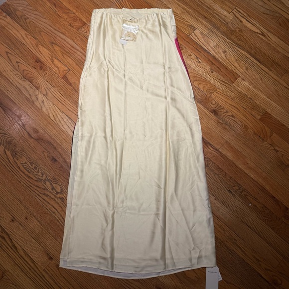 NWT! Abercrombie & Fitch Strapless Dress in Cream & Red Floral Wedding/Vacation - Picture 11 of 11